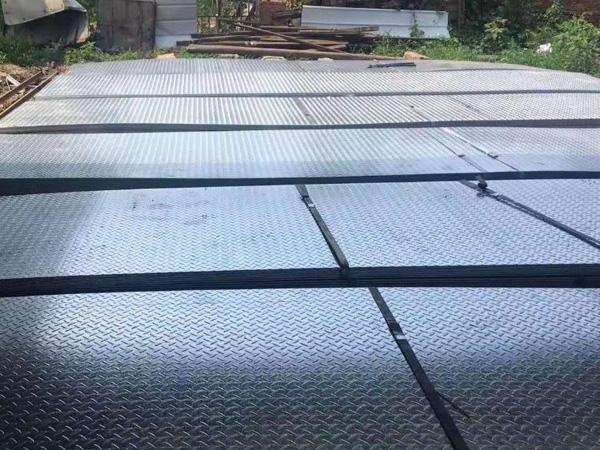 镀锌花纹板